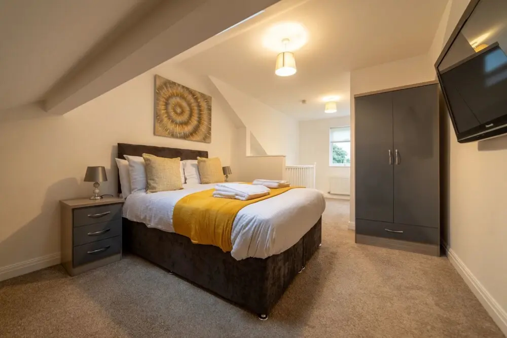 The Elk Suite Sasco Apartments