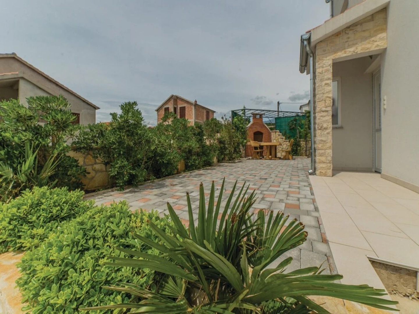 Spacious Villa in Maslenica with Swimming Pool