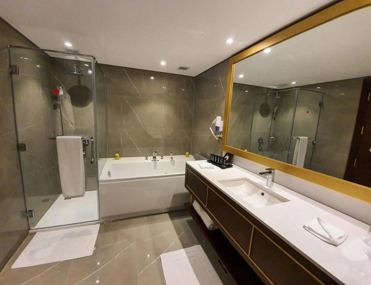 Porto Said Hotel & Spa