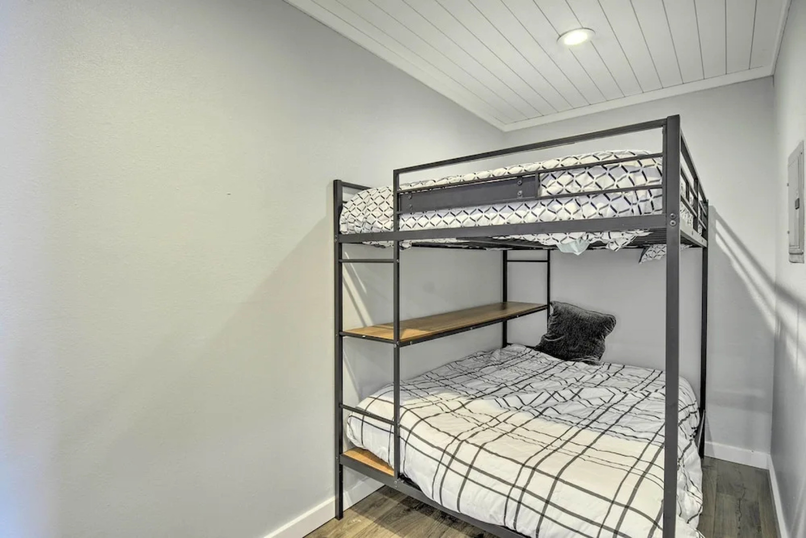 Lakefront Bremerton Vacation Rental w/ Deck!