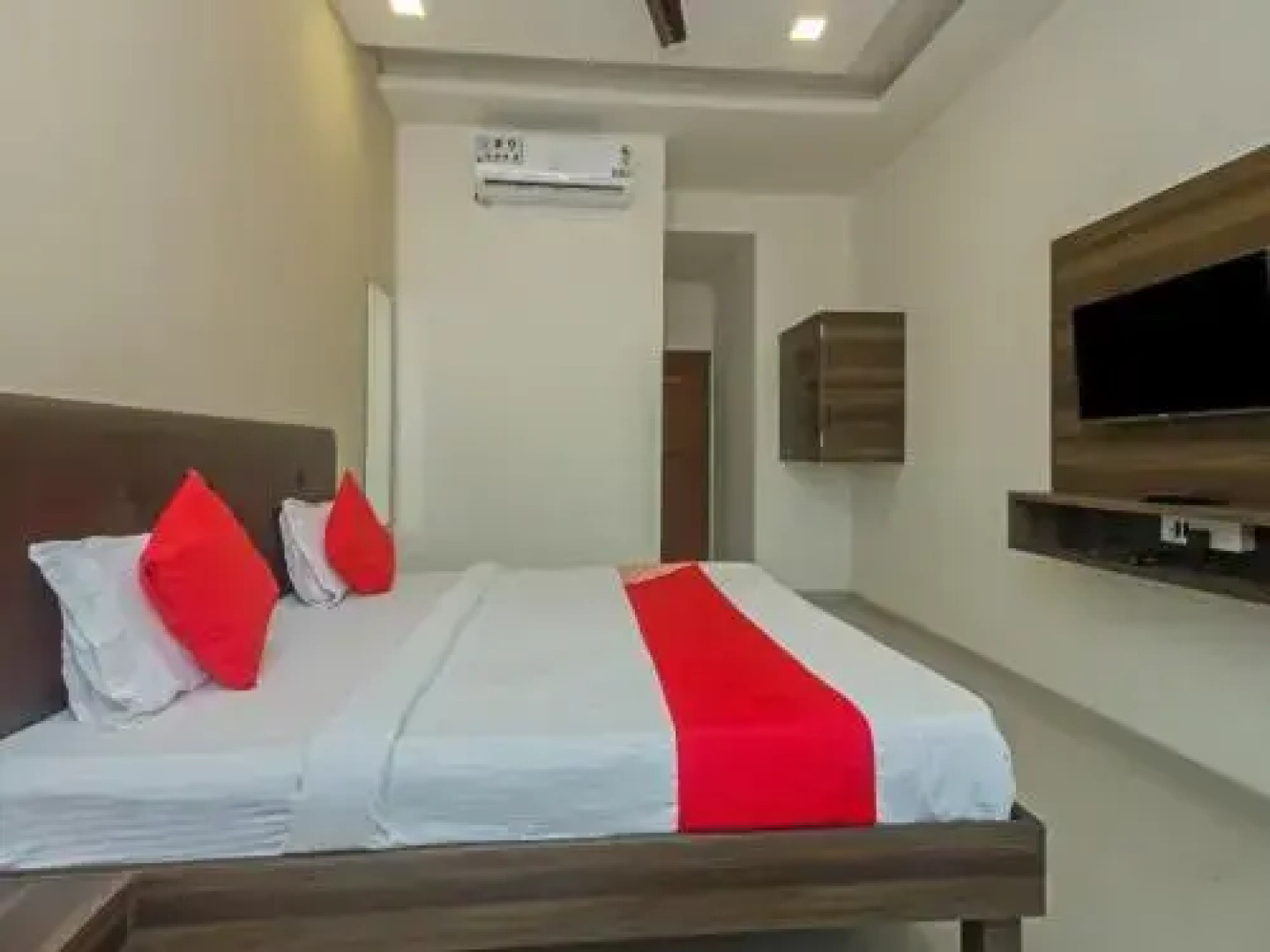 OYO 19969 Hotel Sai Sagar