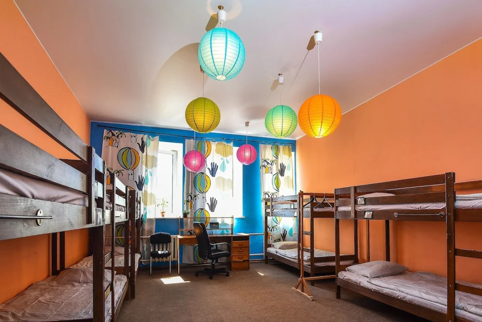 Art Mir na Nevskom - Hostel