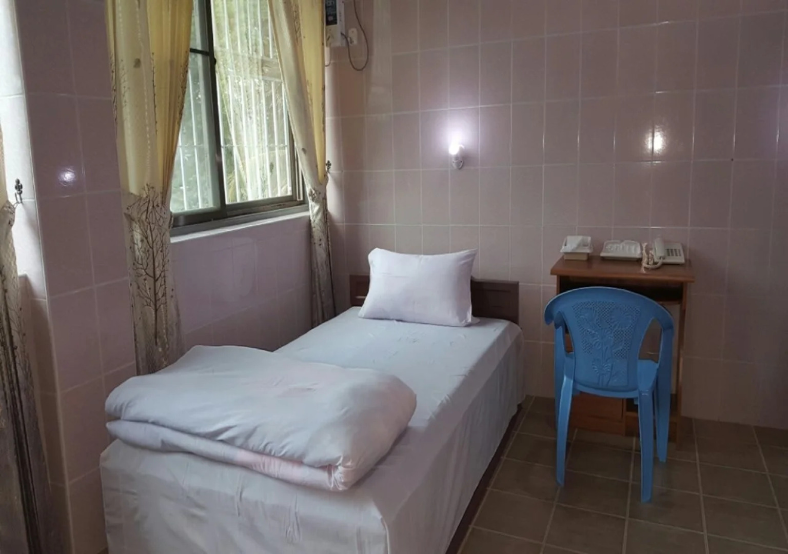 Red Dragon Hotel Hsipaw