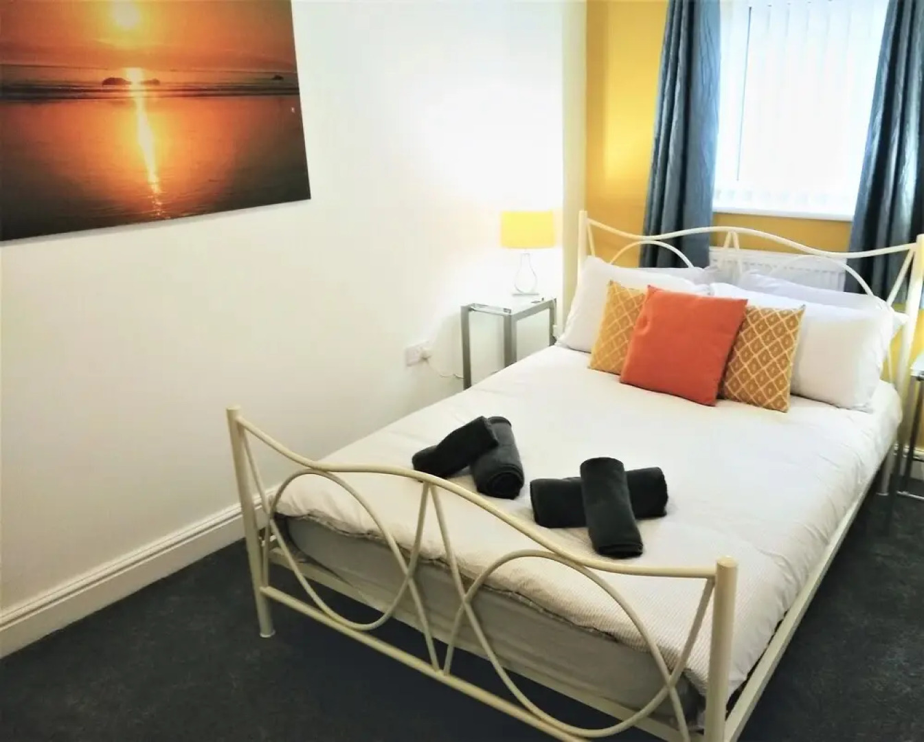 Modern Comfy 2-bedroom Flat in St Helens
