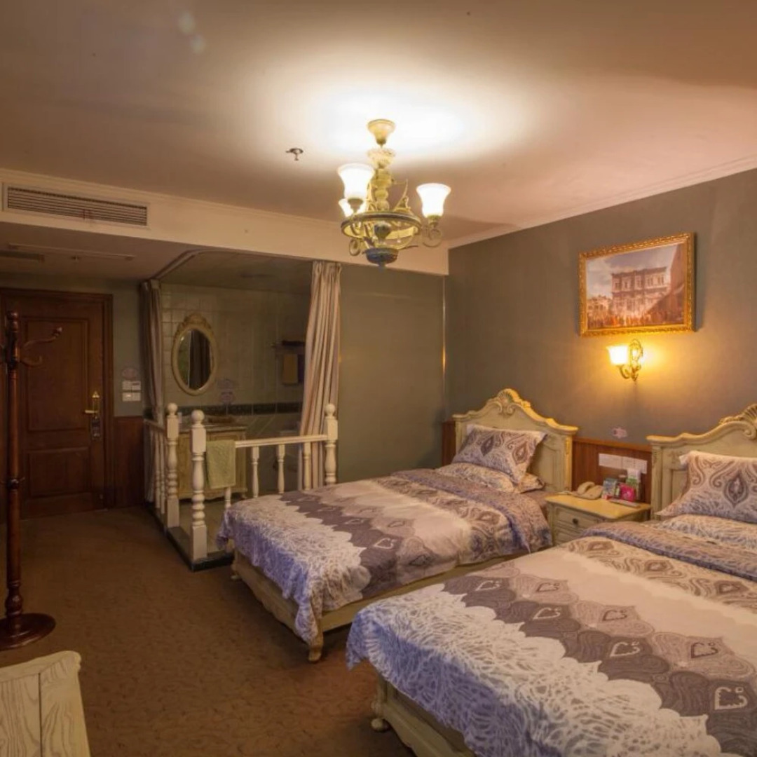 Canal International Youth Hostel