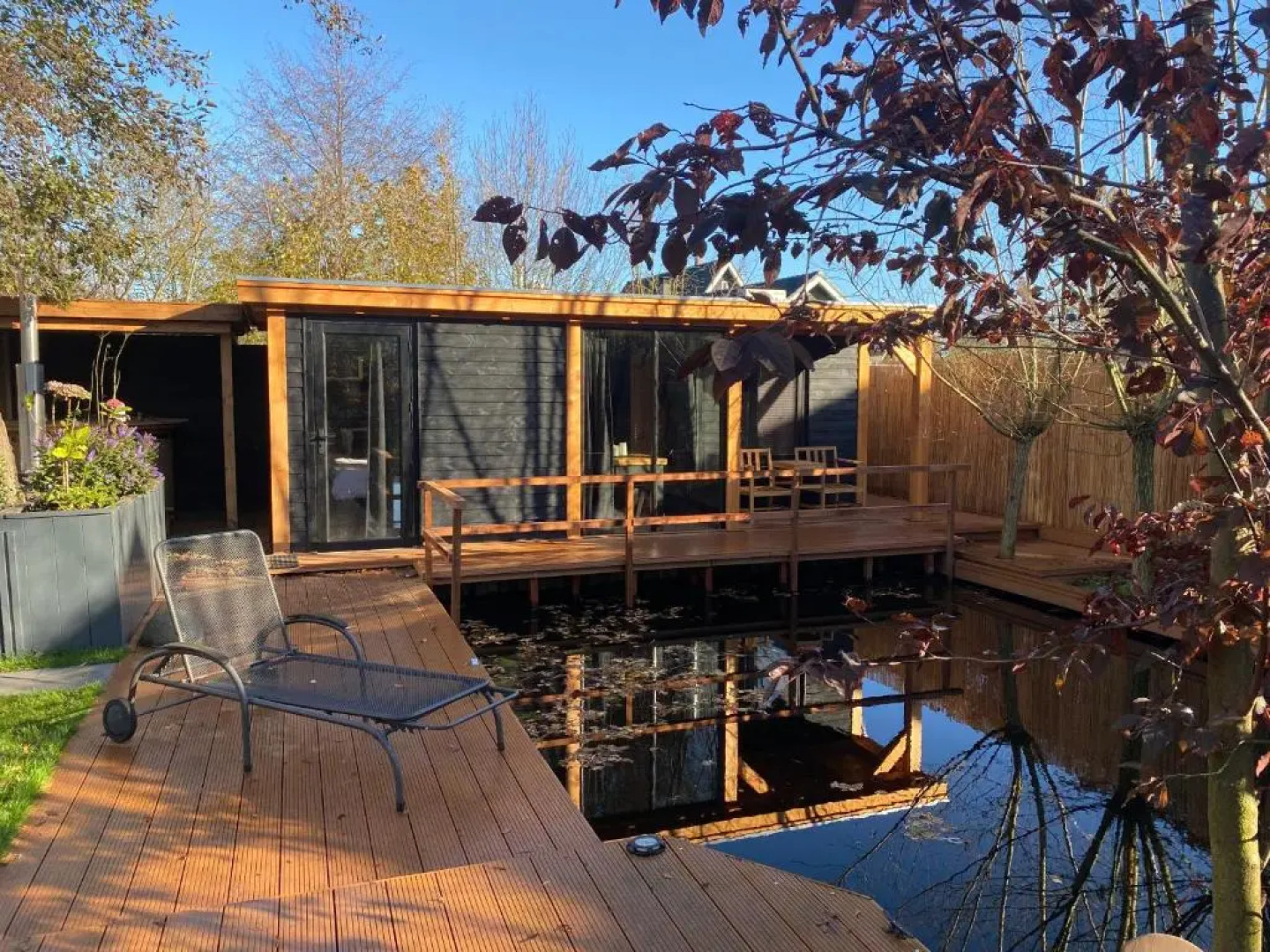 Casa aan de Plas, B&B met hottub en jacuzzi