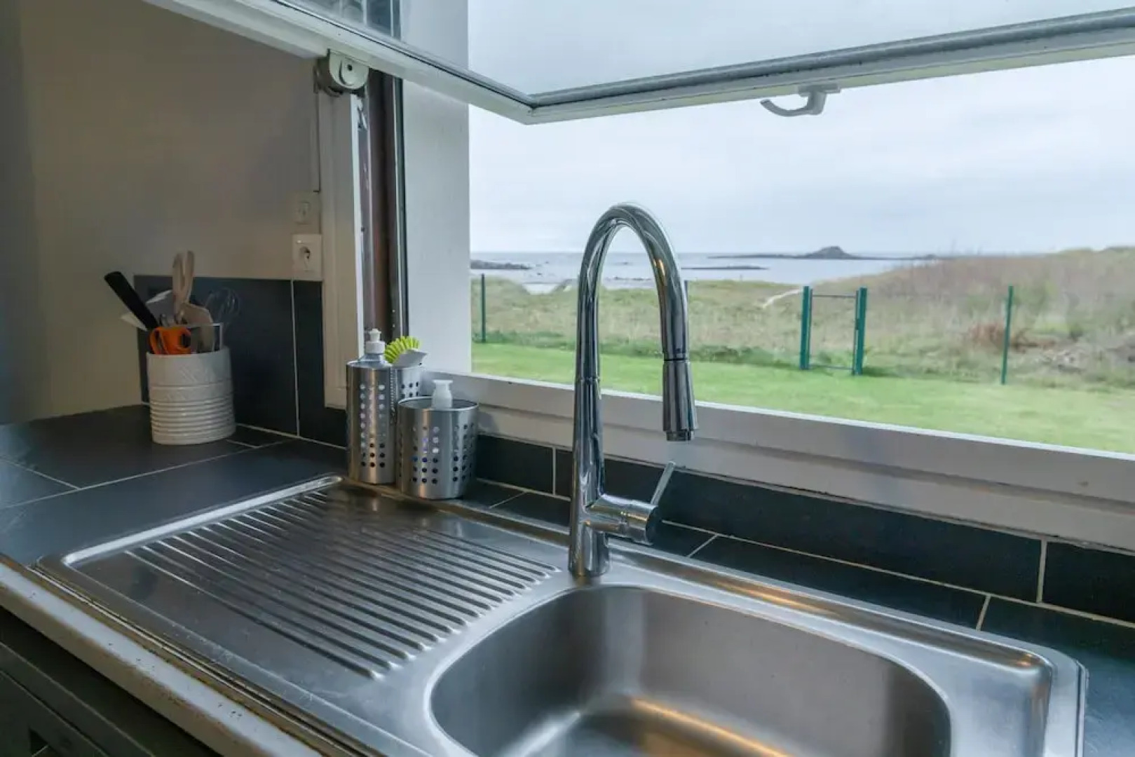 House in Ploudalmezeau With Garden & Terrace