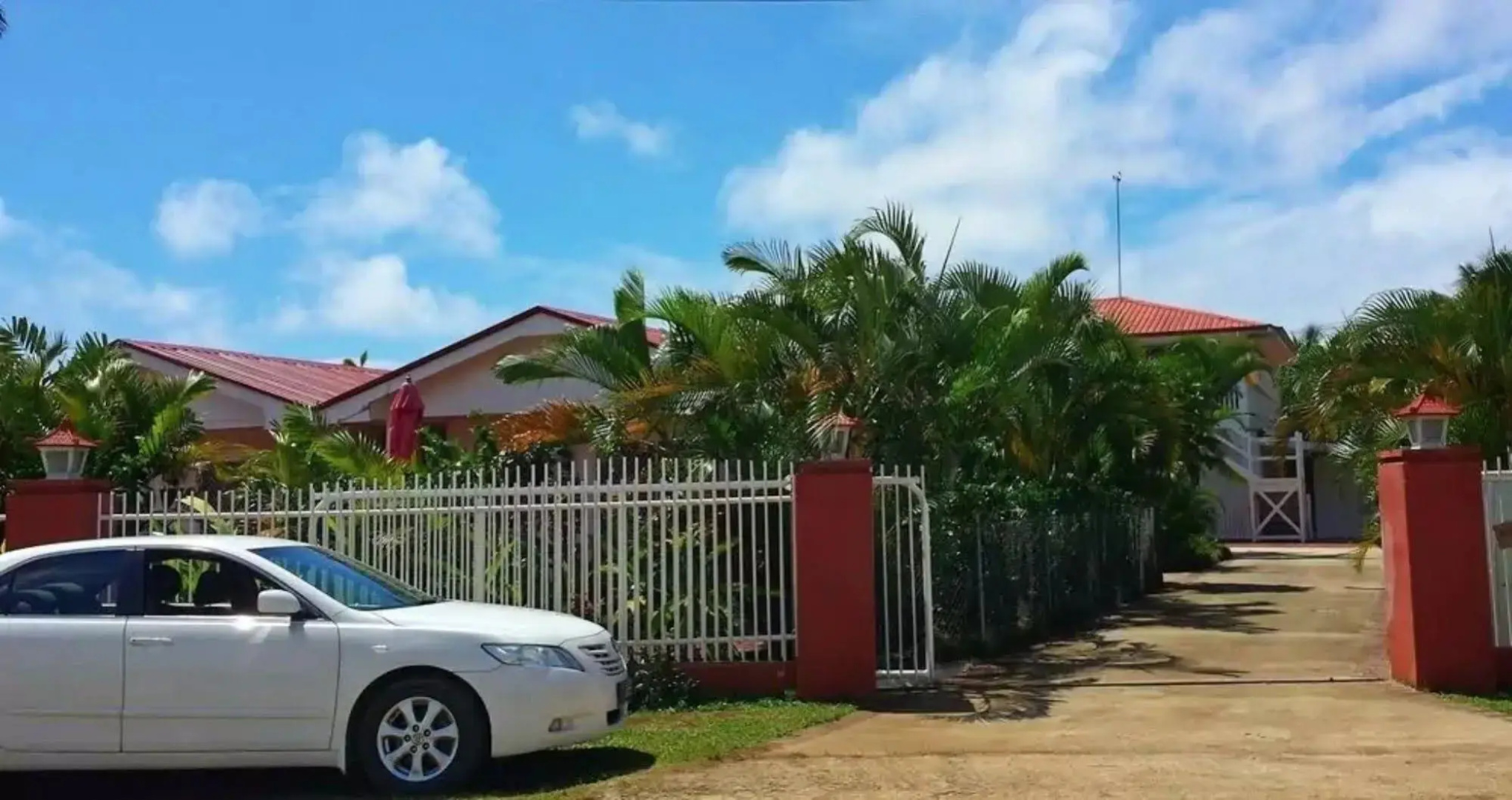 The Tropical Villa