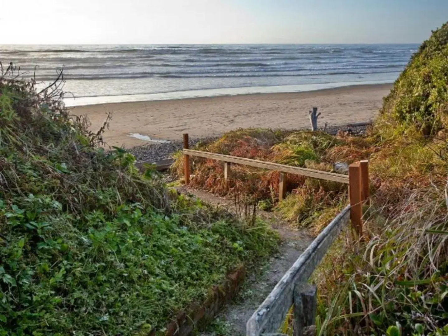 Arch Cape Escape by Avantstay Sensational Clift Top Home w/ Pacific Ocean Views