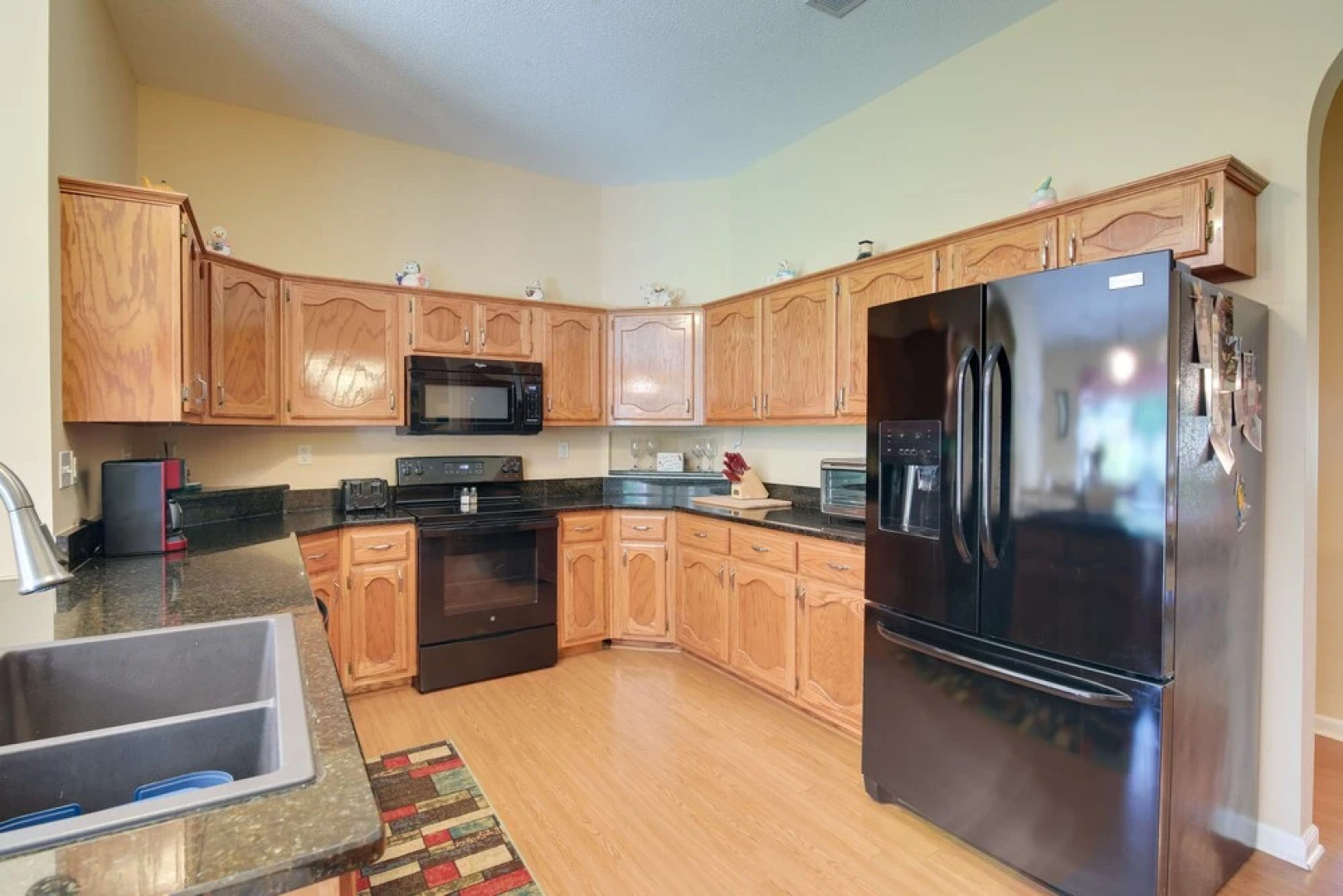 Olive Branch Getaway w/ Deck & Charcoal Grill!