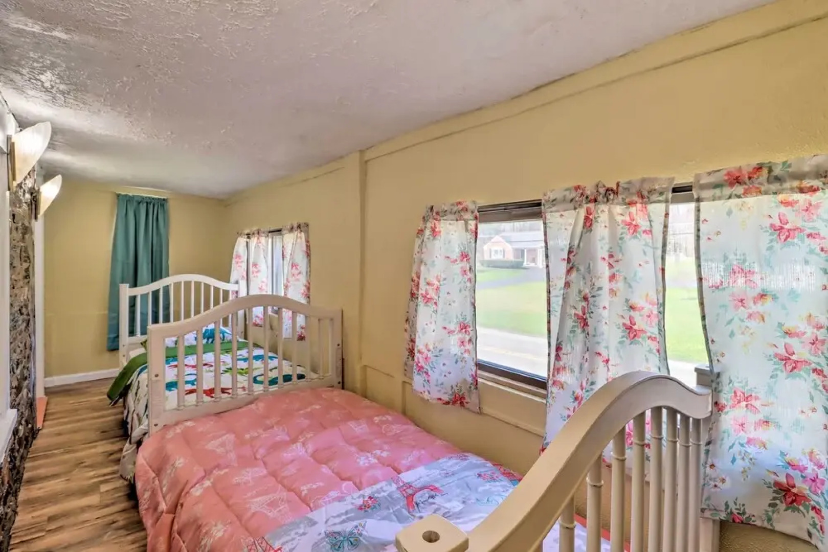 3 Mi to Lake: Spacious Tobyhanna Home & Guest Home