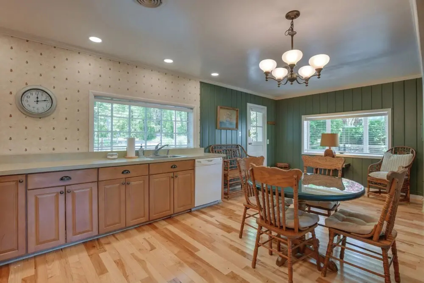 Waterfront Annapolis Home: Fire Pit & Fishing Pier