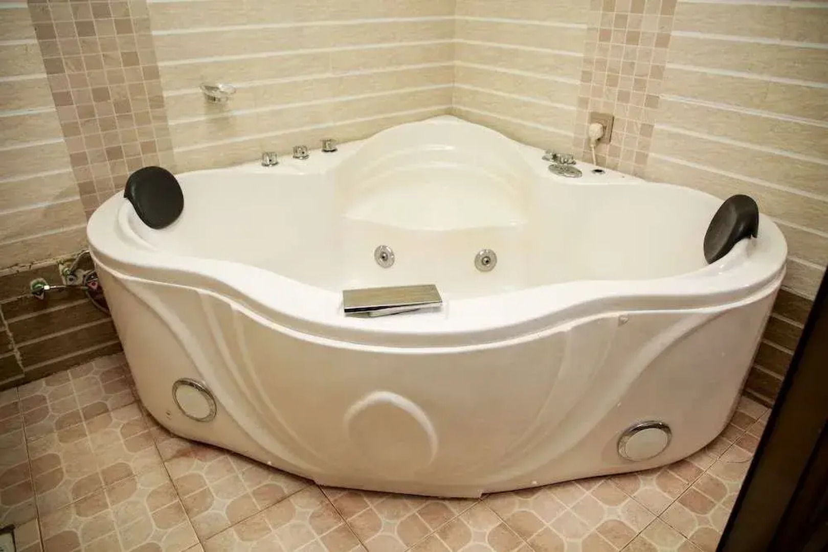 Nokras Riverine Hotel & Spa