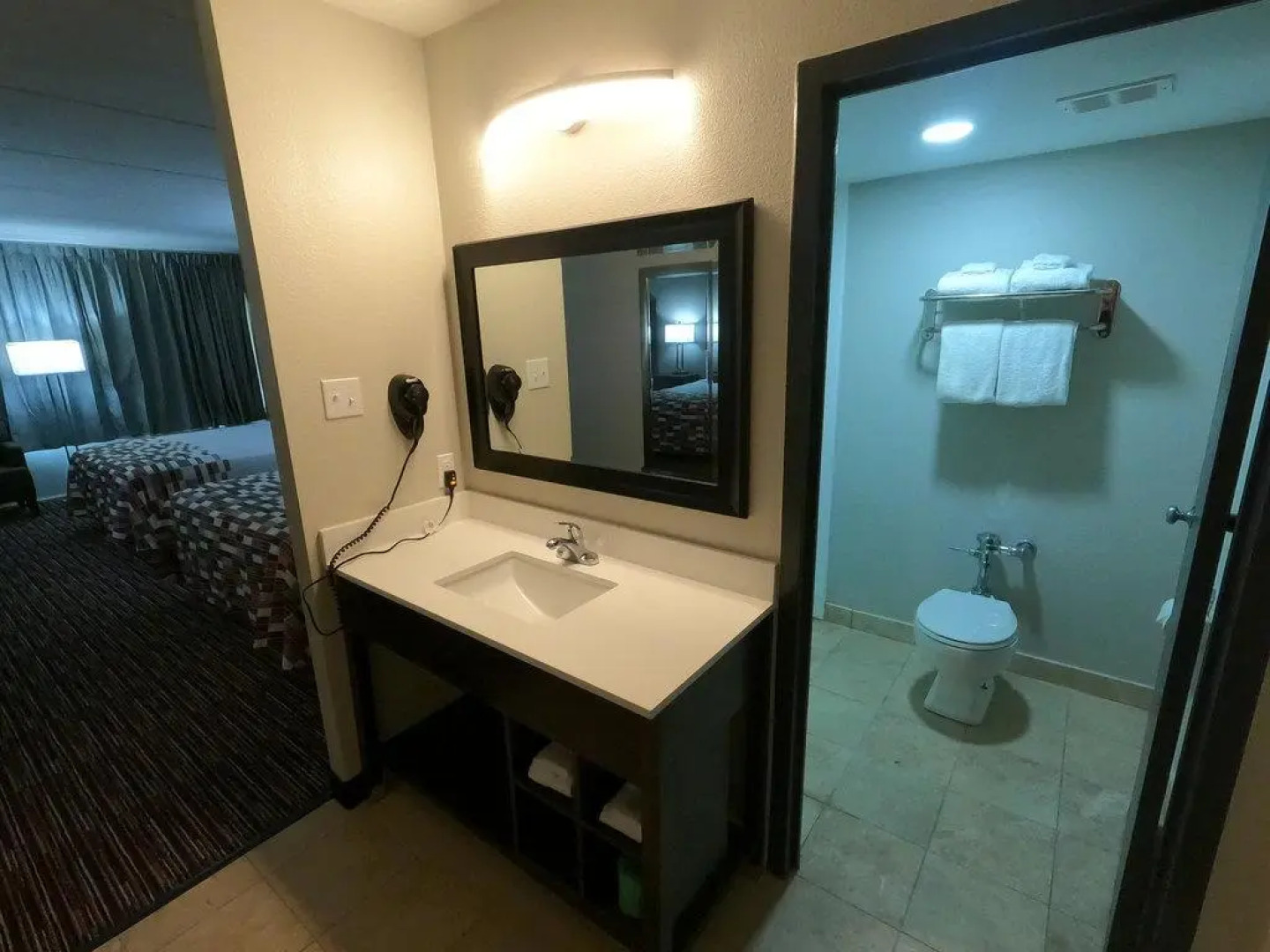 Red Roof Inn Reading