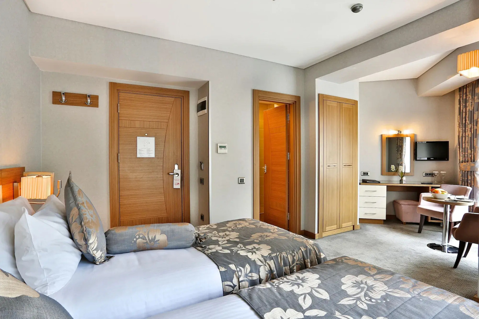 Momento - Special Class