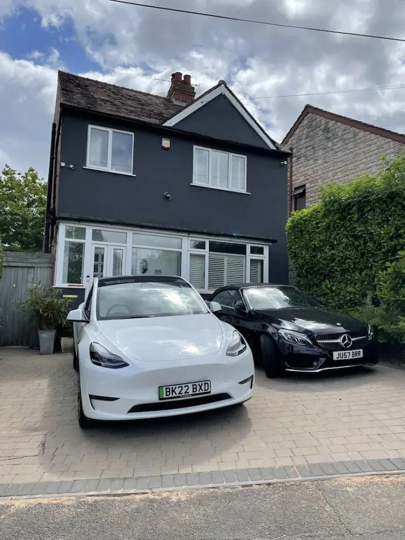 Urban Retreat Hot Tub Bar Ev Charger