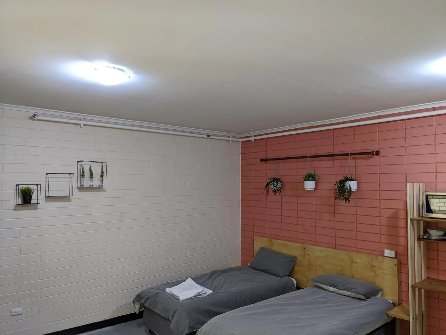 Adelaide Motel & Backpackers