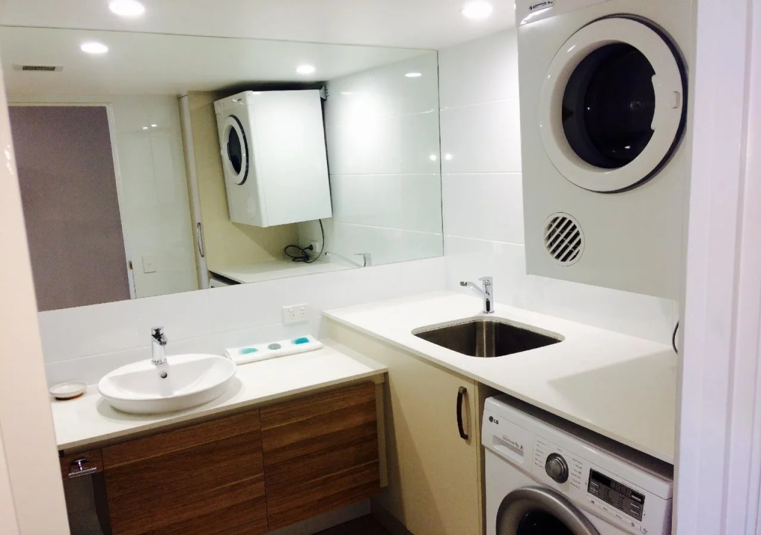 Coral Sea Apartments