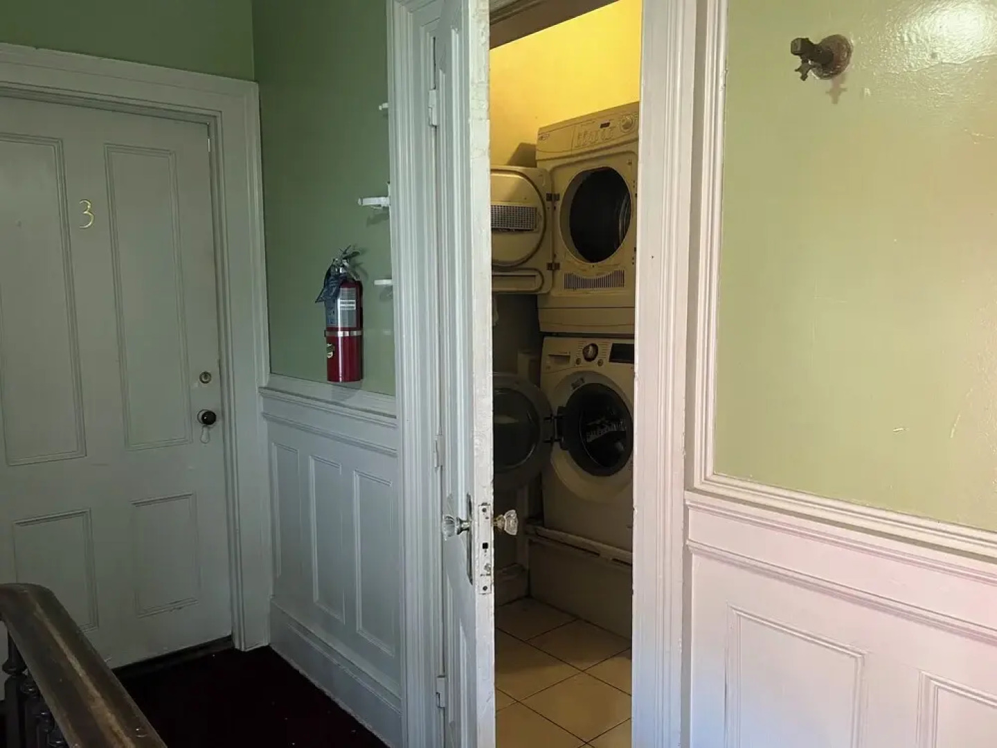 2Br Private Victorian Apartment in City Location on Half Acre Sleeps 5