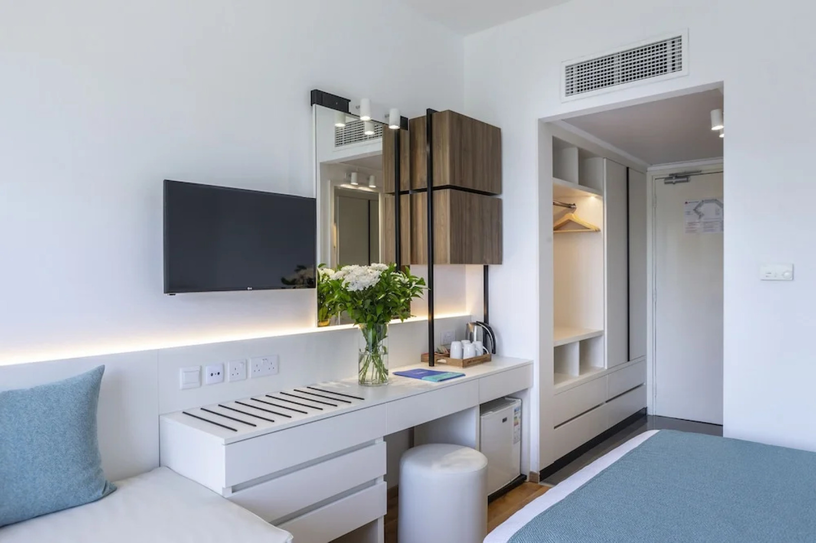 Louis Phaethon Beach