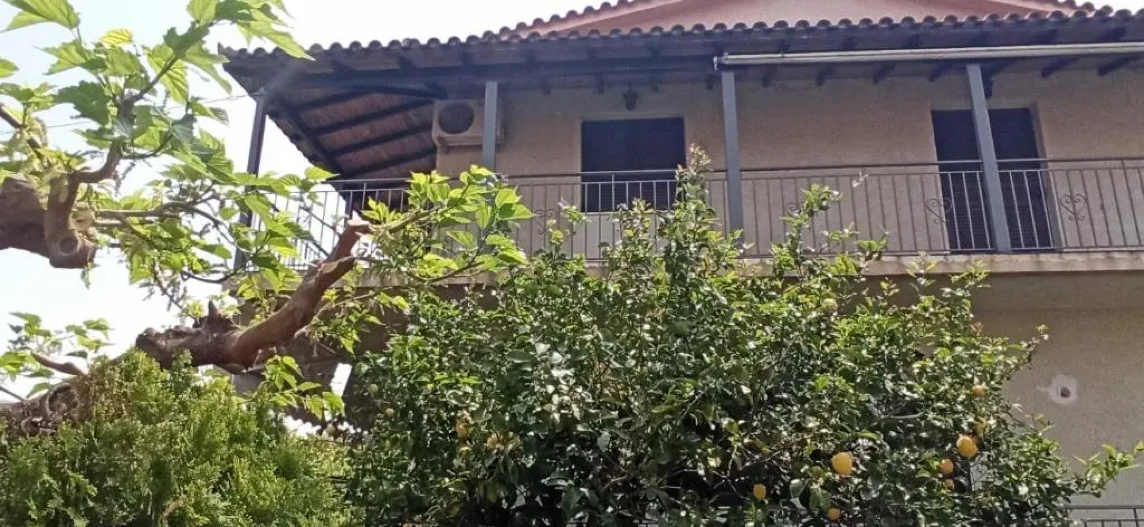 Nikos Holidays House