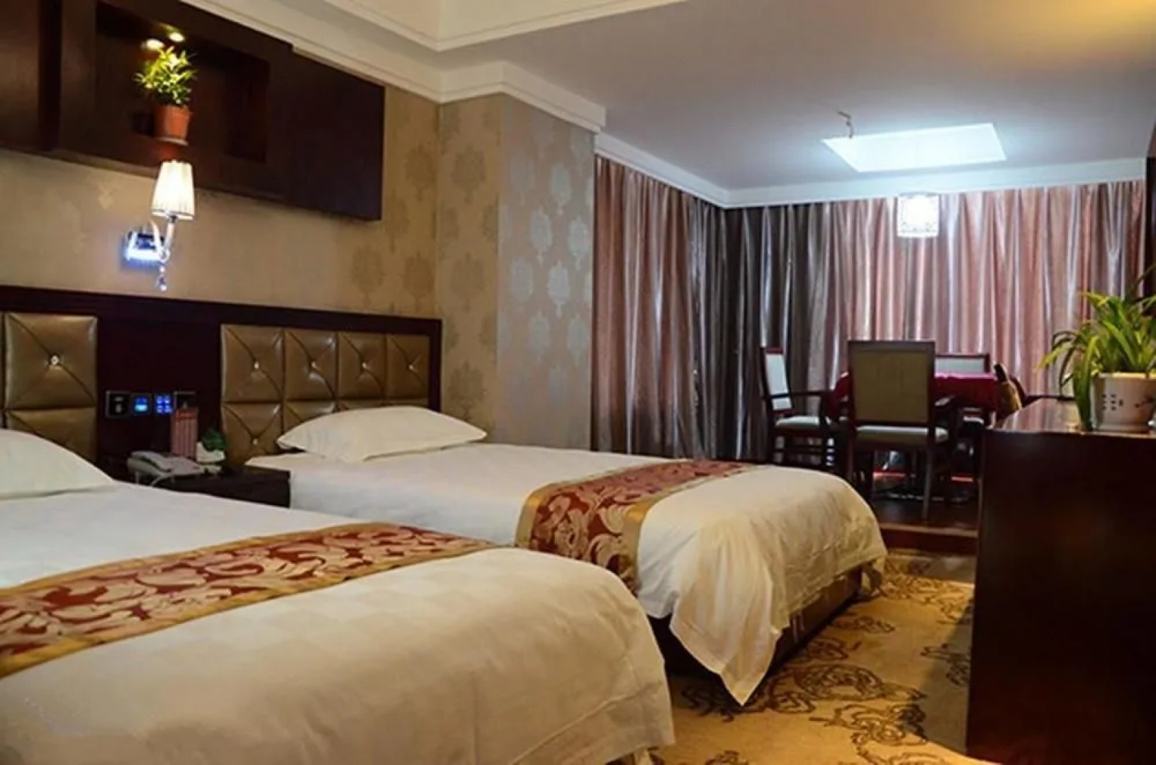 Yichang Xiangjiang No. 1 Hotel