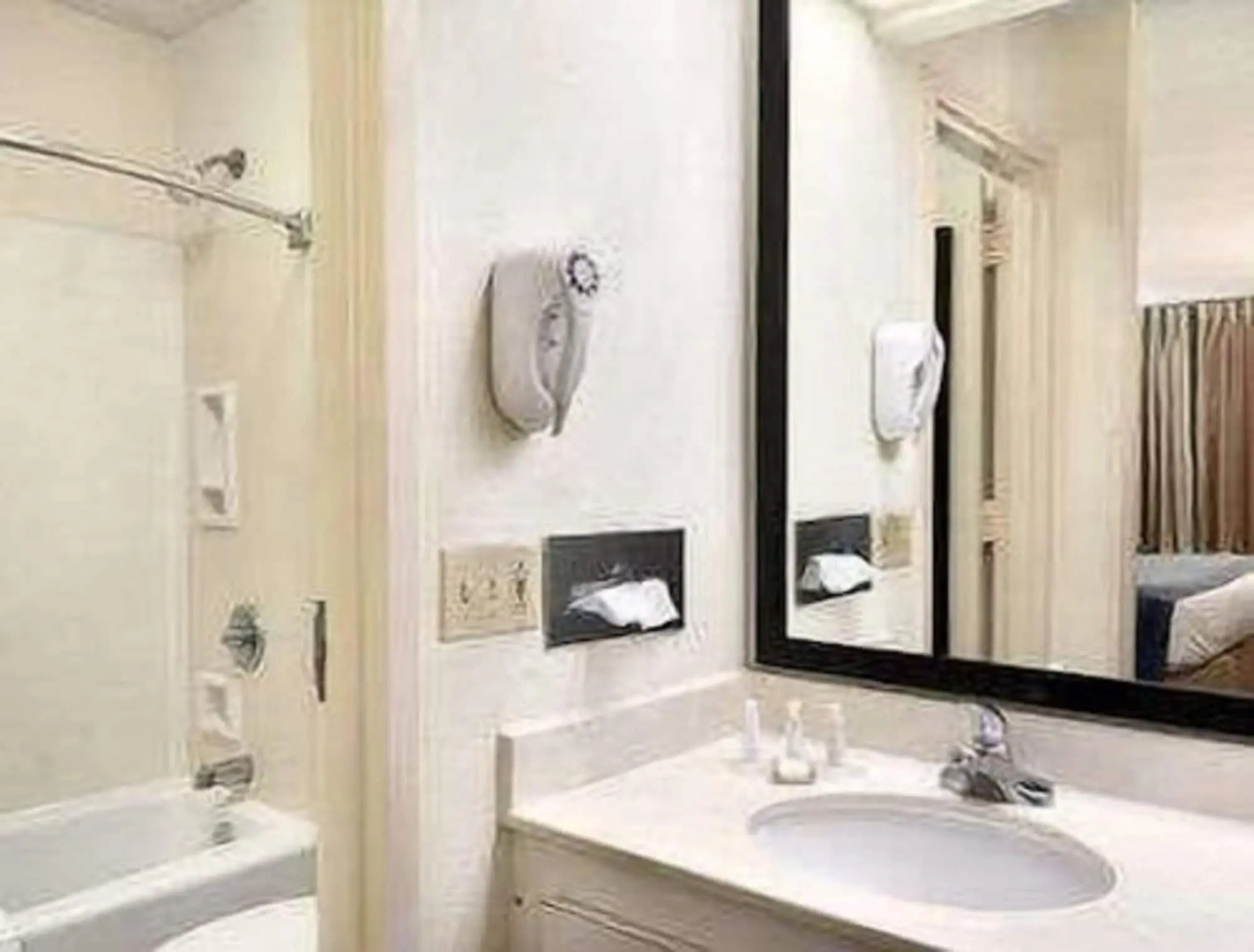 Baymont Inn and Suites - Florence