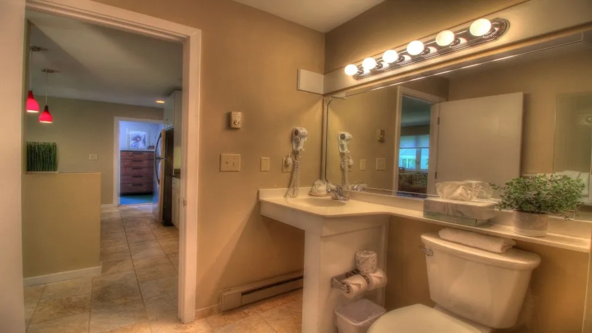 Killington Center Suite:  Perfect for families!  Sleeps 10 in 3BR/2BA renovated condo