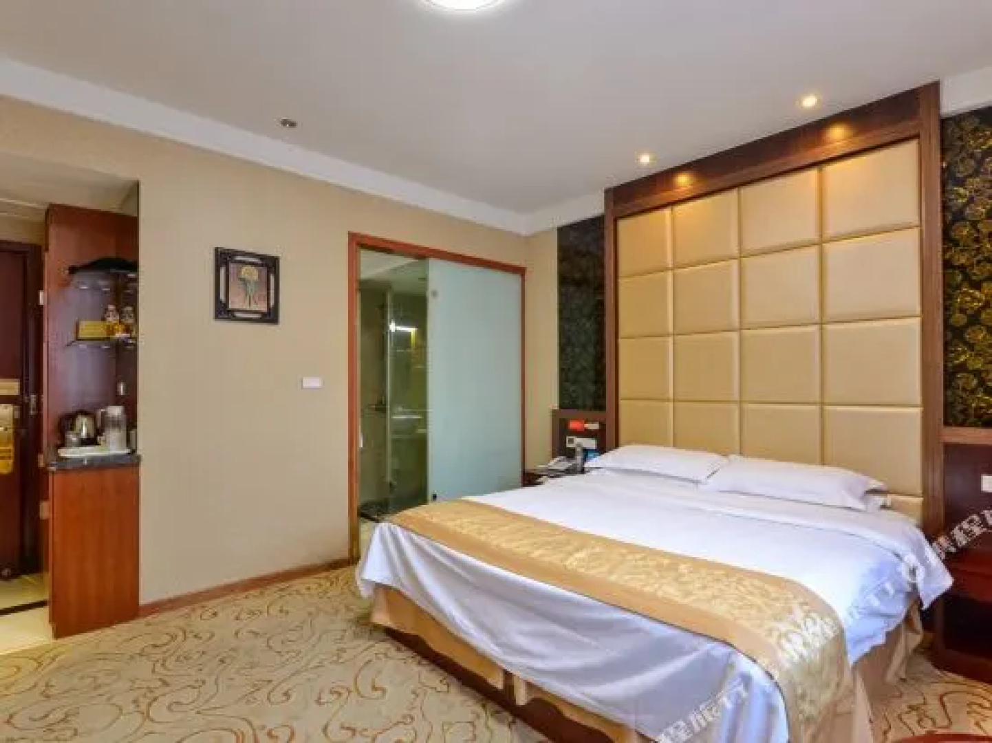 Hua'erdun Business Hotel