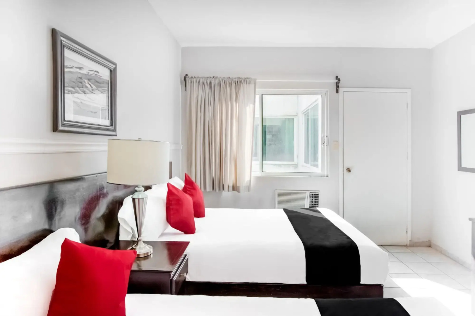 Boca Inn Hotel & Suites