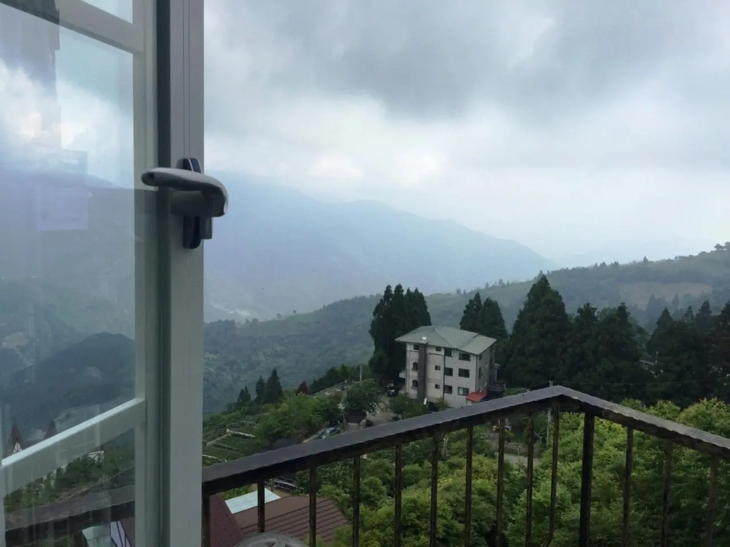 Maple Leaf Holiday Villa