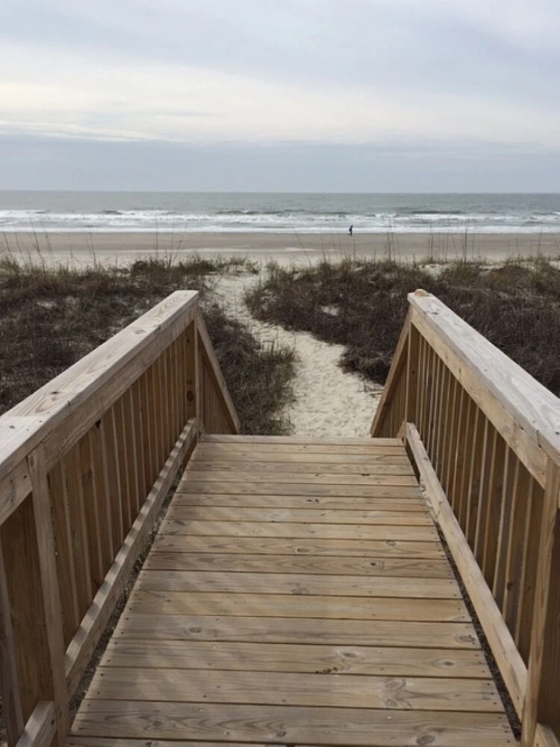 Pelican Watch - 6 Br Home