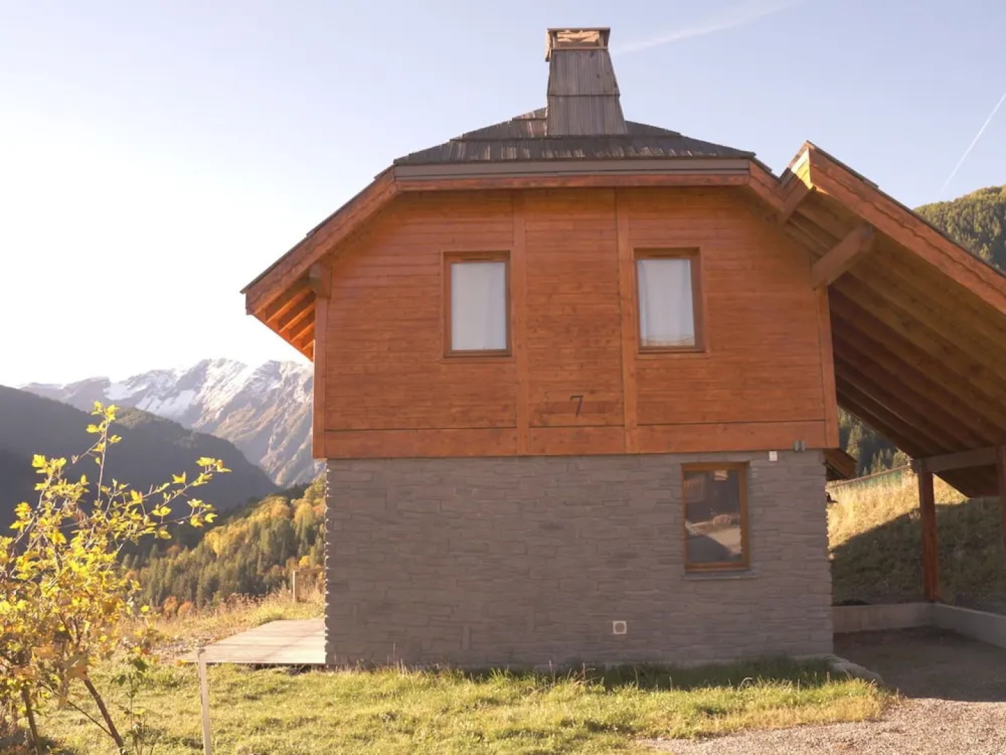 Beautiful Chalet on the Edge of the Center of Pra Loup