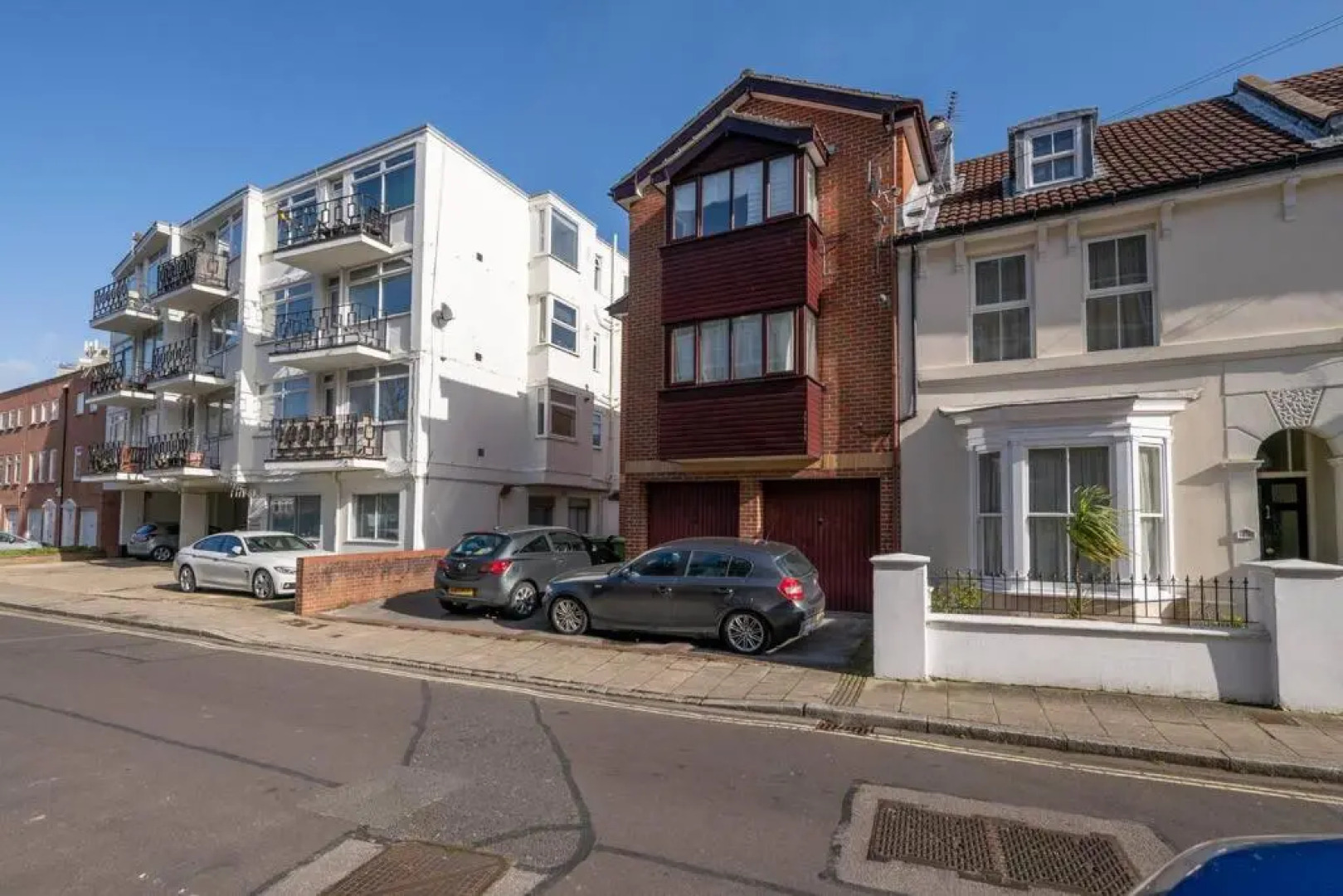 Cosy, nautical 2 bed, 5 mins stroll to Seafront