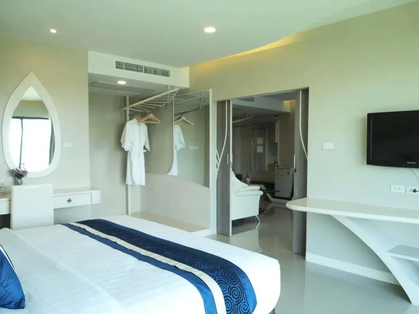 Sunrise Lagoon Hotel And Golf