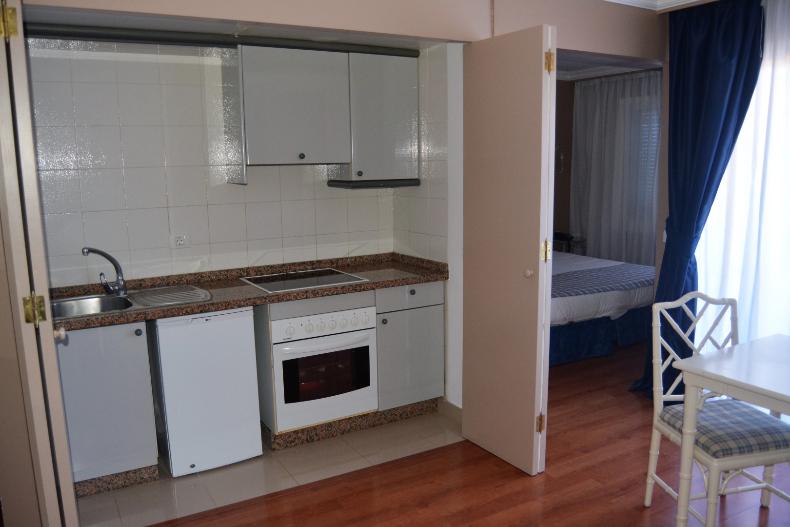 Coral La Quinta Park Suites