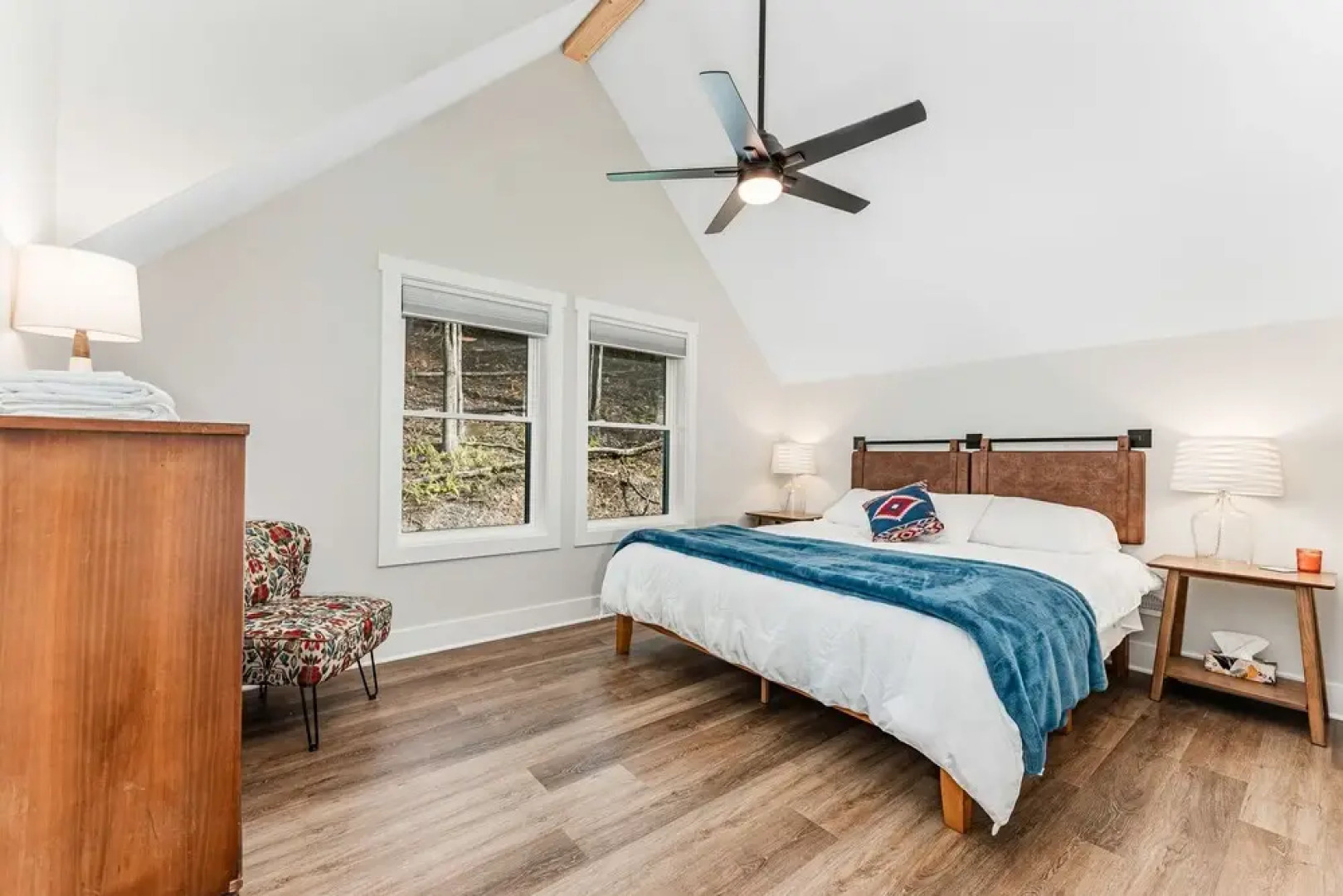 New Wintervue Home With Fireplace - Pet Friendly