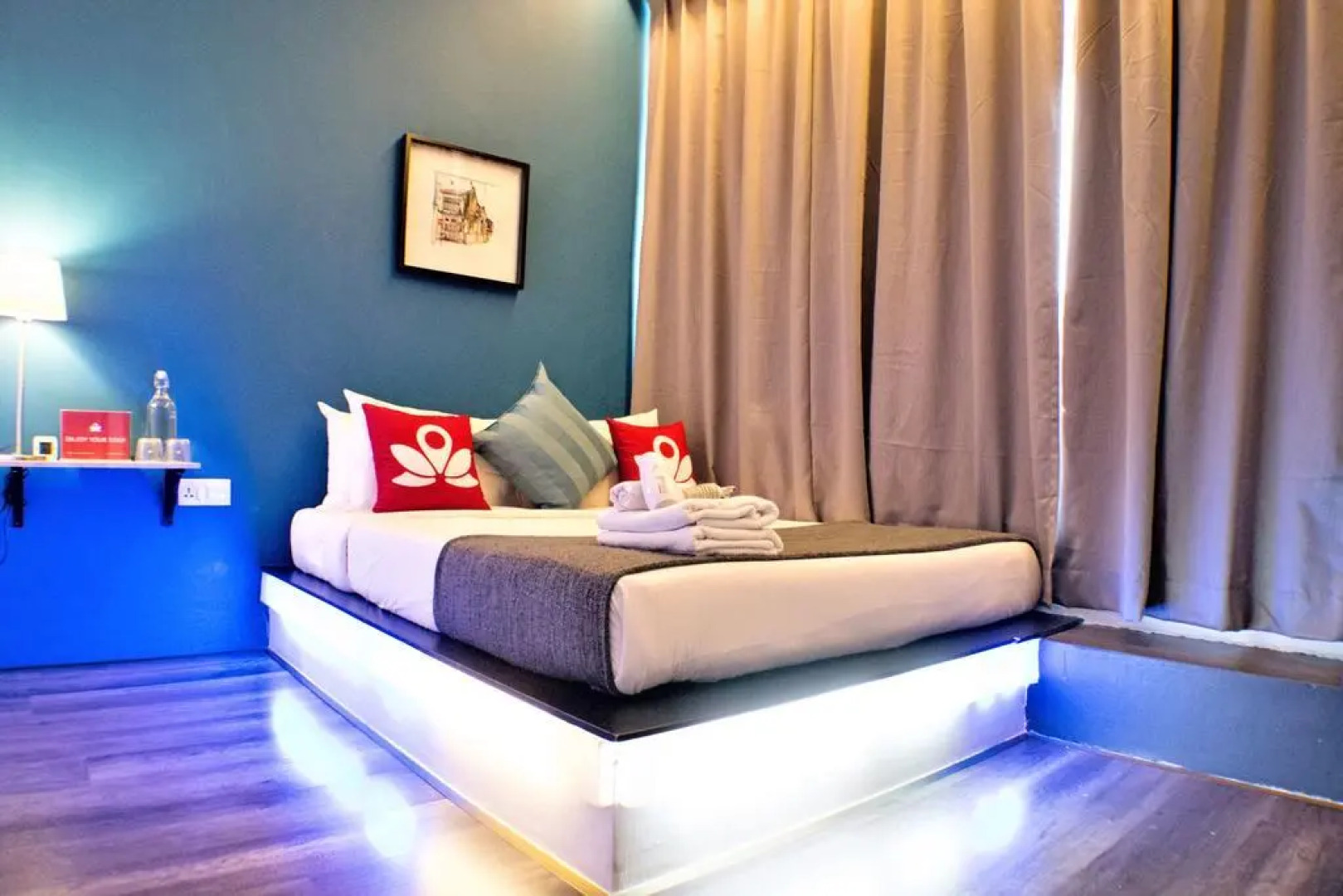 ZEN Rooms Eden Parade