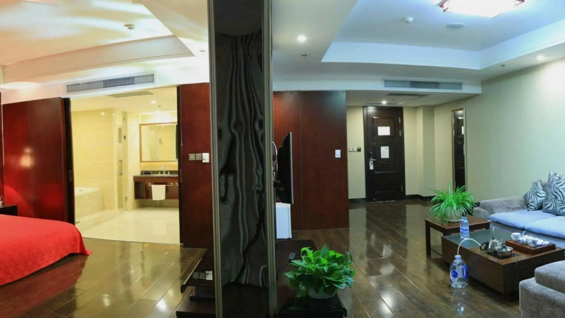 Yanli Hotel