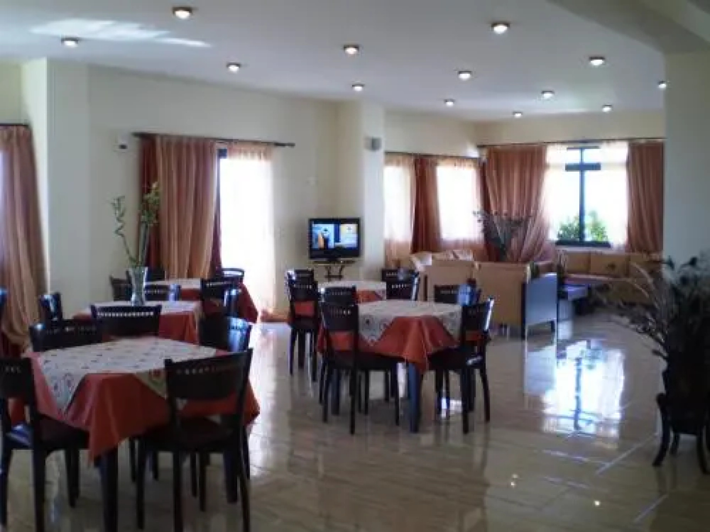 Roubini Apartments