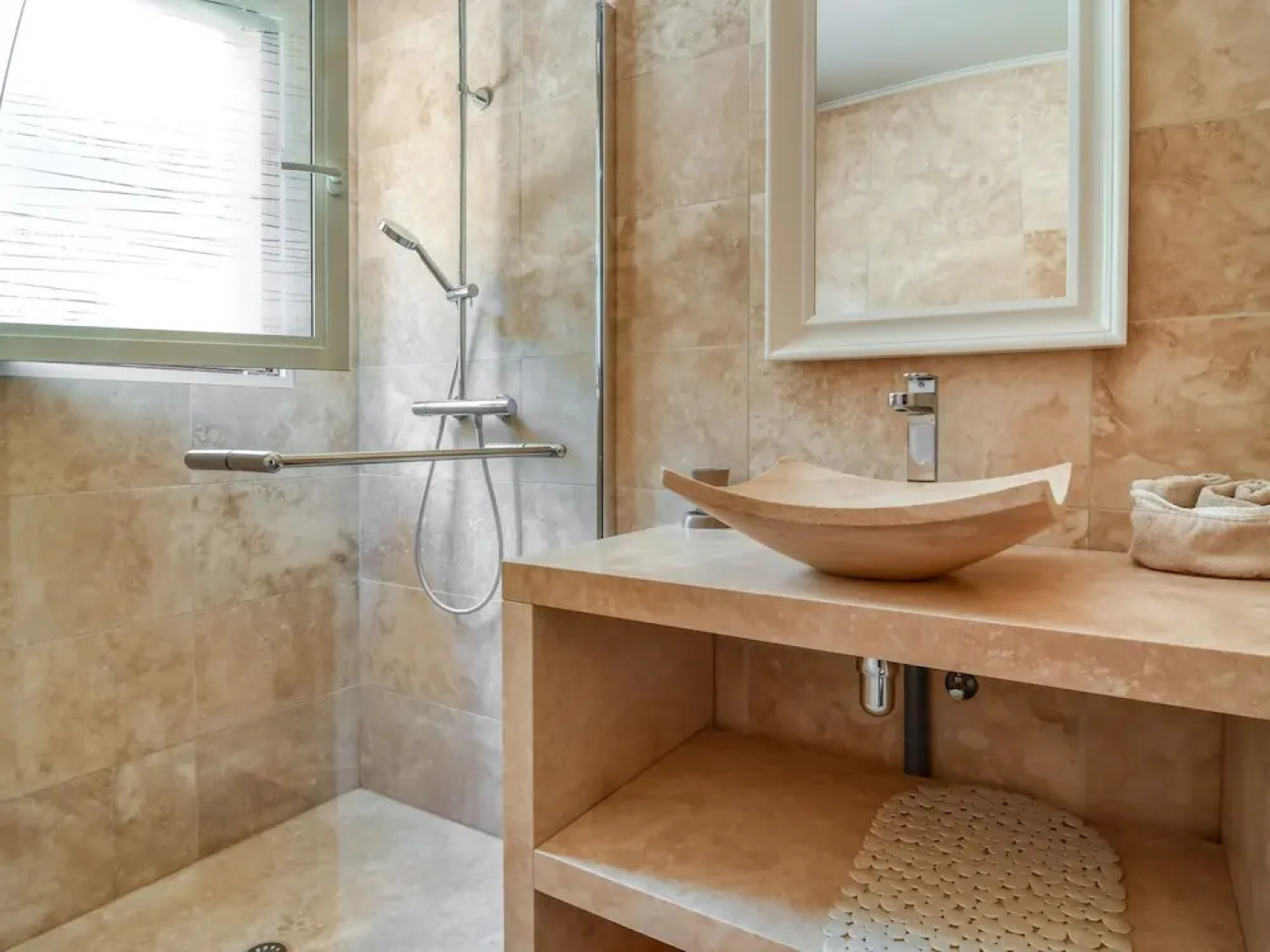 Plush Villa in Le Cannet-des-Maures with Private Pool