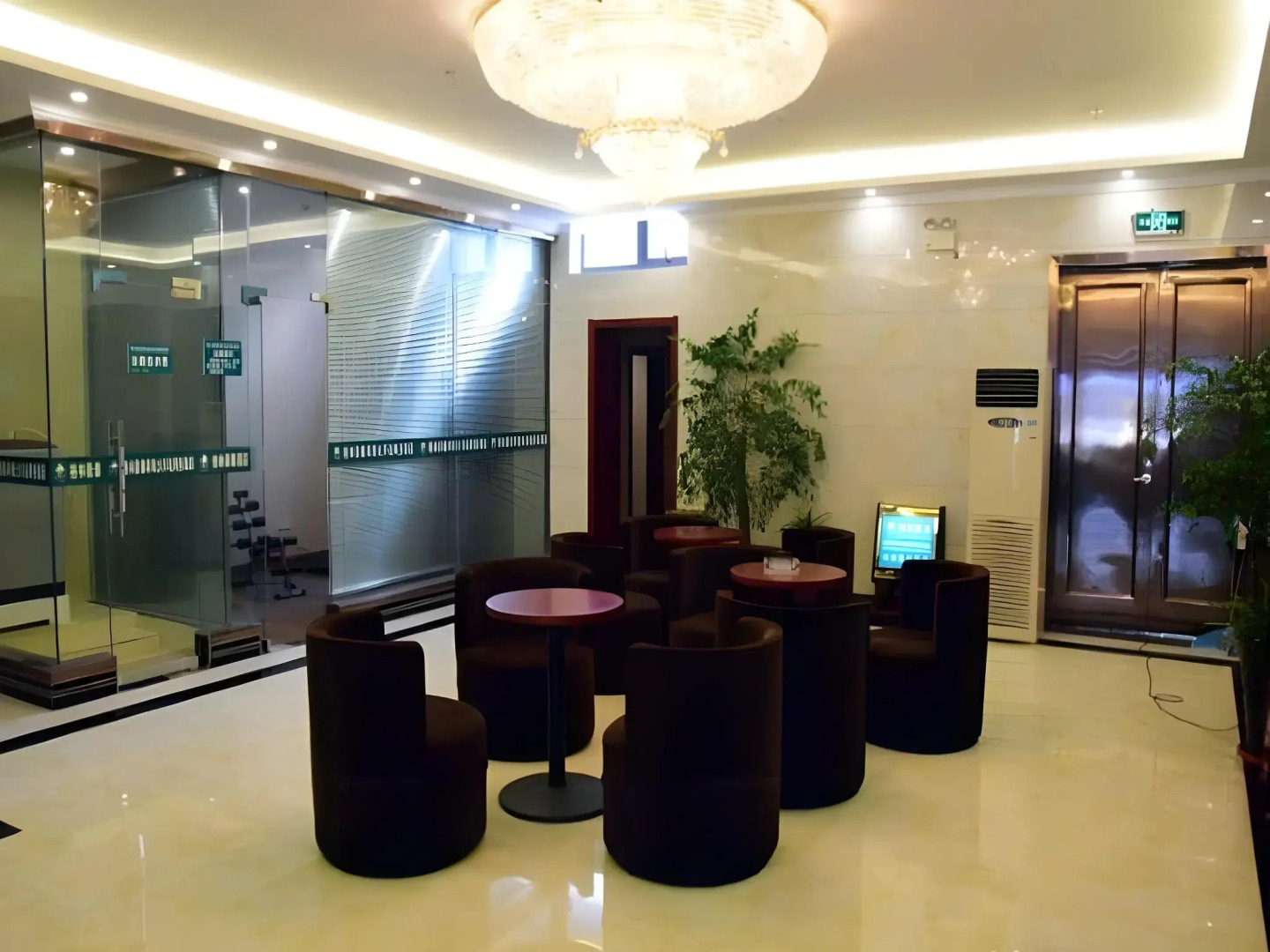 GreenTree Inn Anhui Fuyang Railway Station W XianGYAng Road Business Hotel
