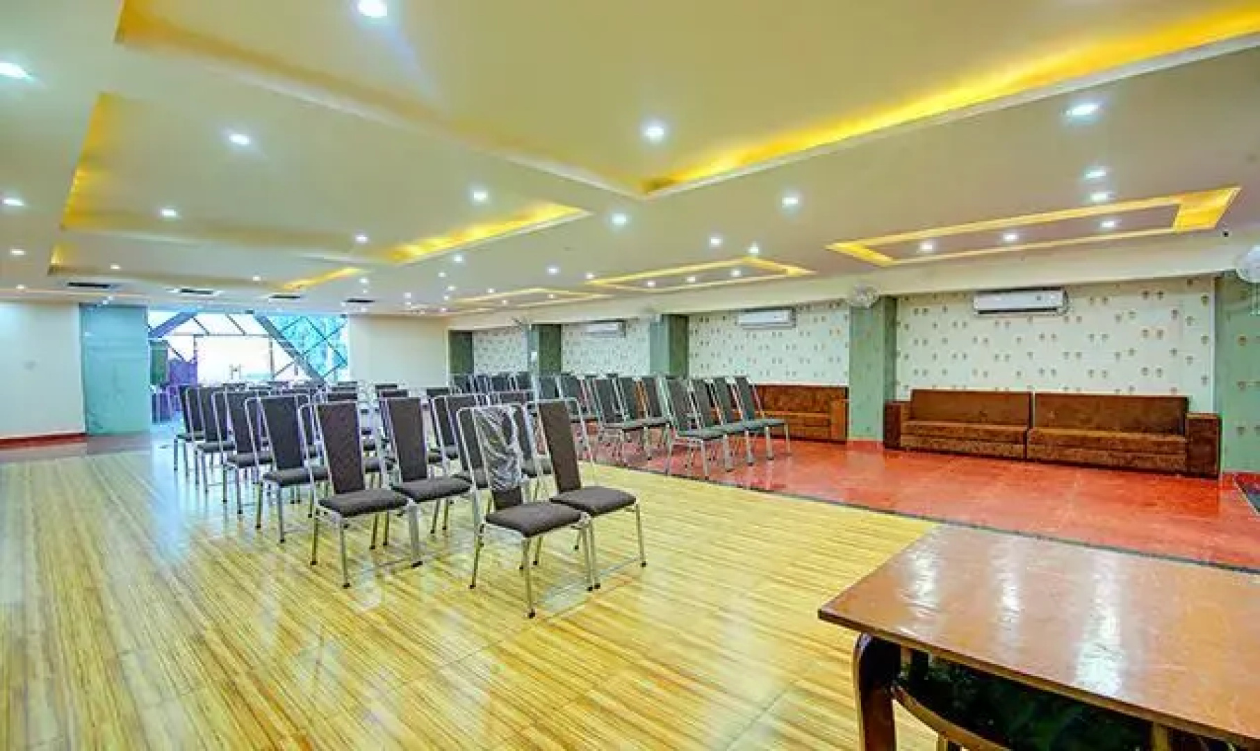 FabExpress Vistara Grand