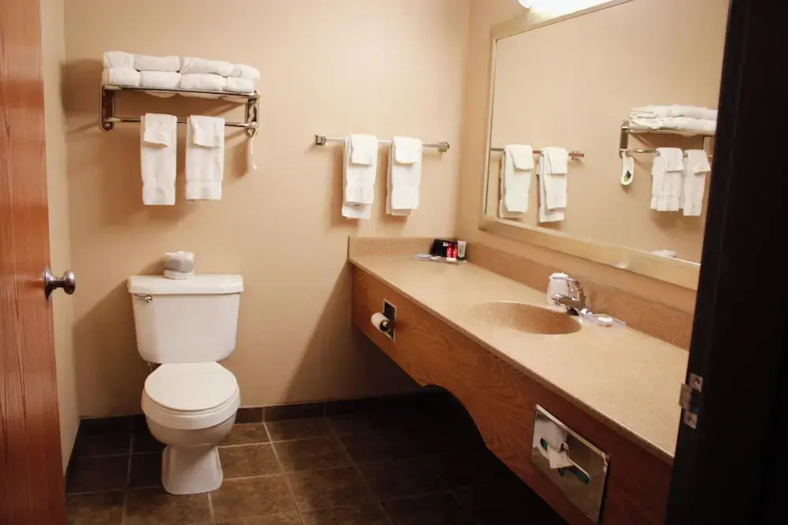 Canby Inn And Suites