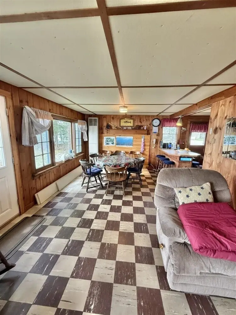 Paradise Point Limit 10 4 Bedroom Cottage by RedAwning