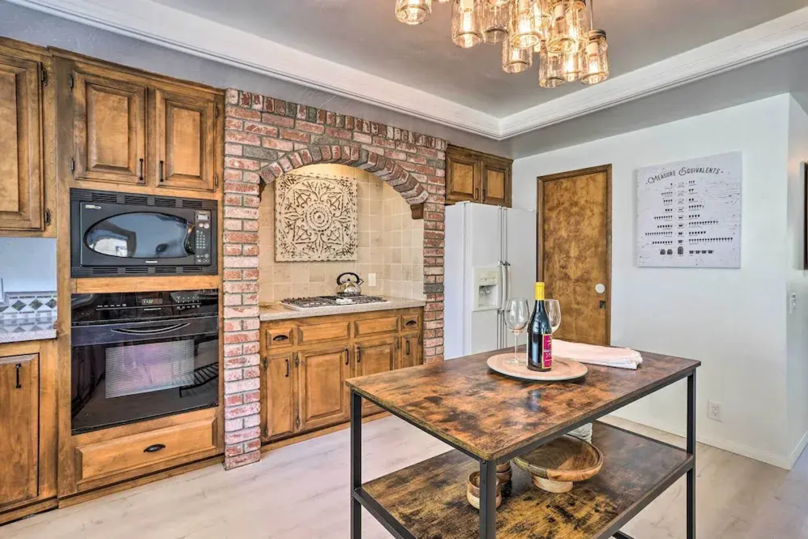 Boho-chic Home w/ Game Room Near Lake Gregory!