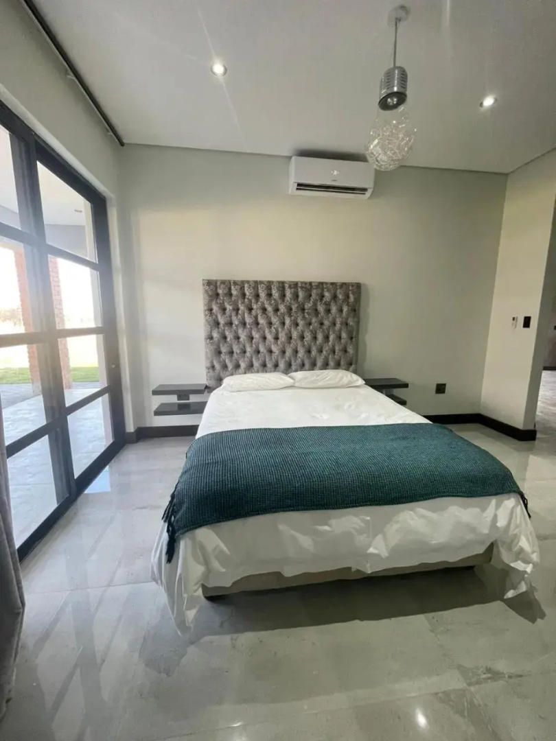 365@ Vaal de Grace Parys
