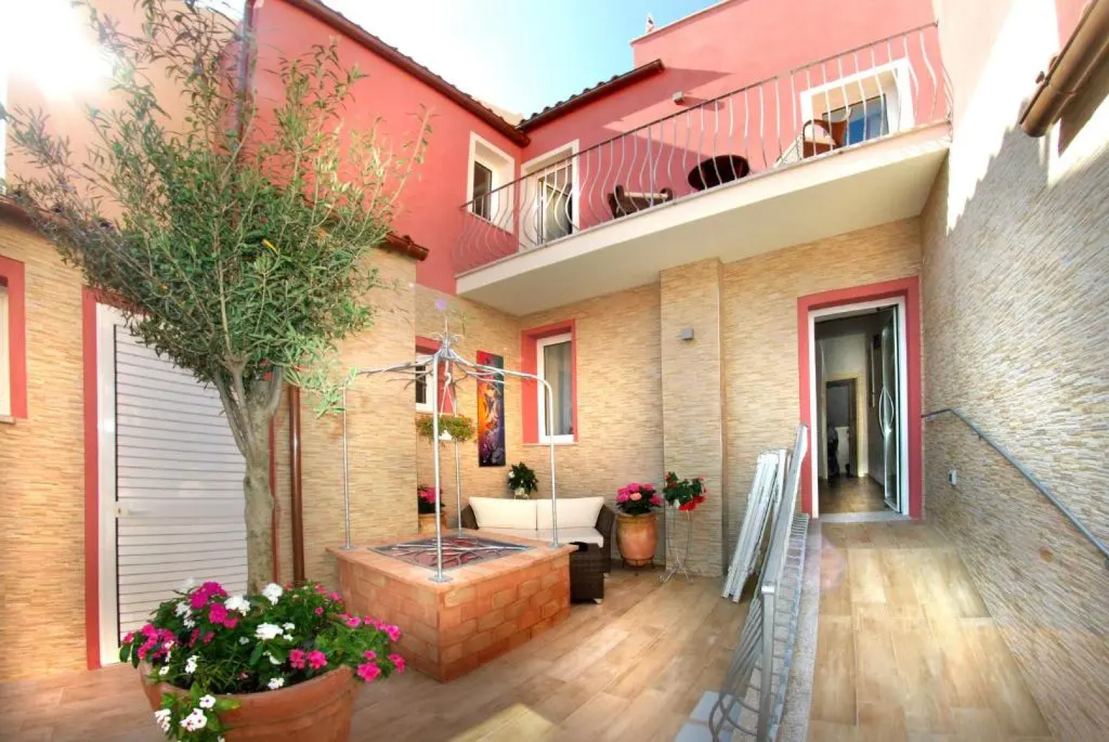 Smart Suite & Apartments