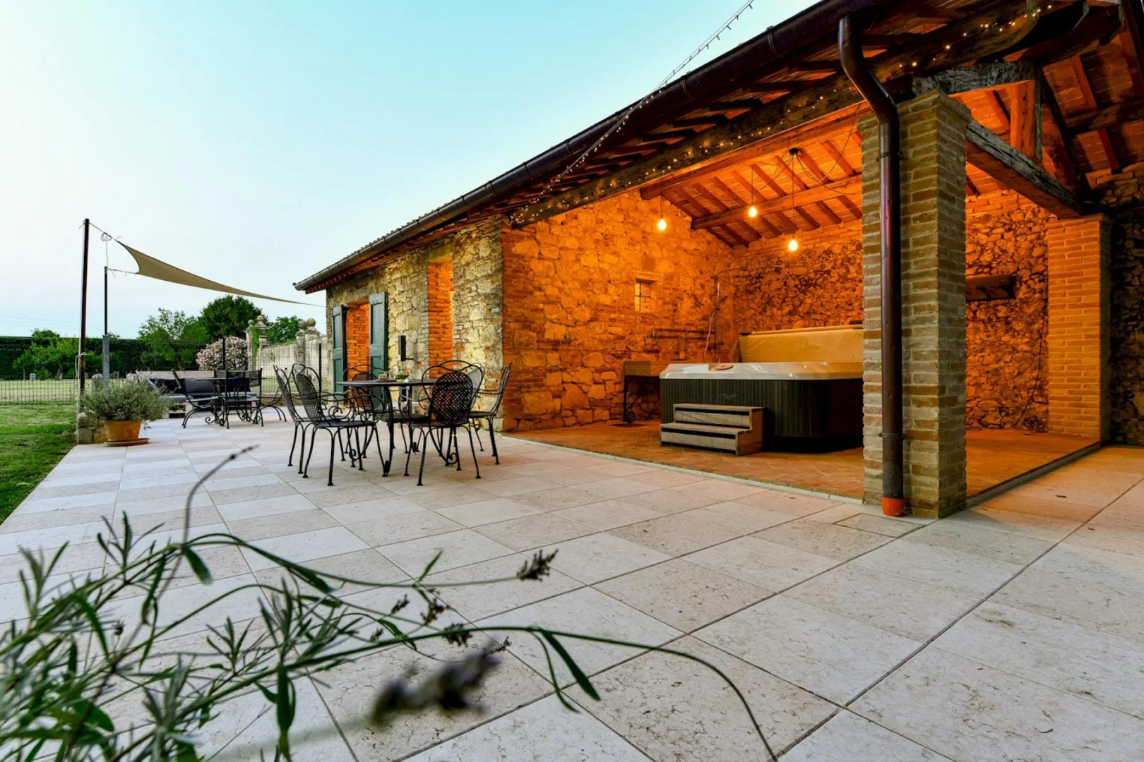 Tigli apartment with two bedrooms and one bathroom on the second floor with 4 metre glass window (apartment 6)