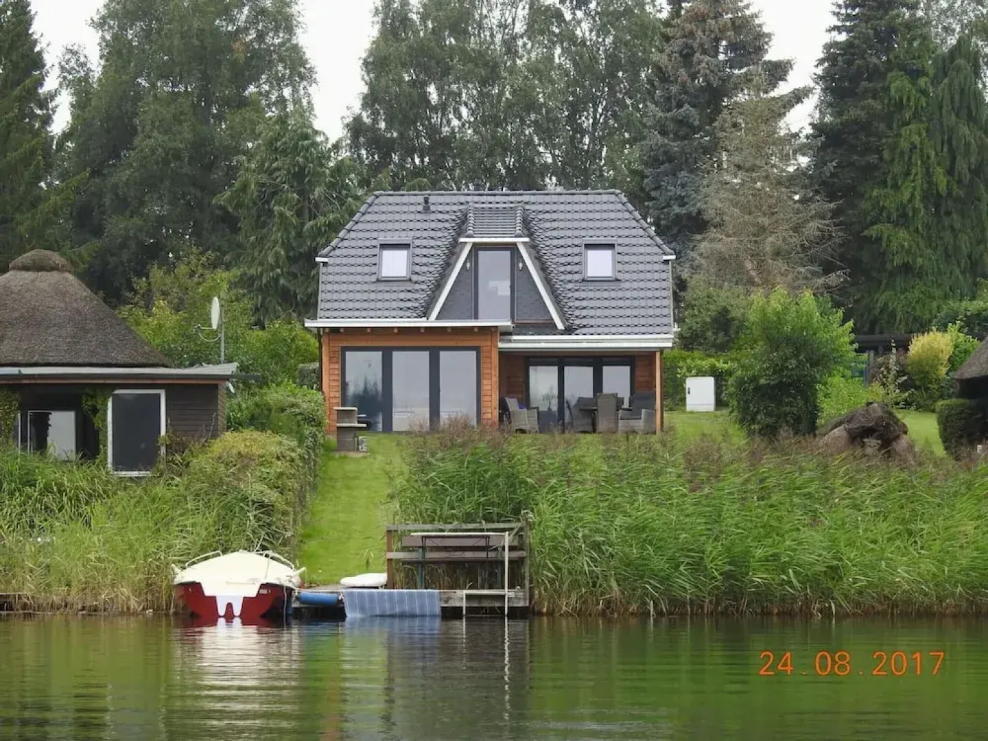 Schaal Lake Residence